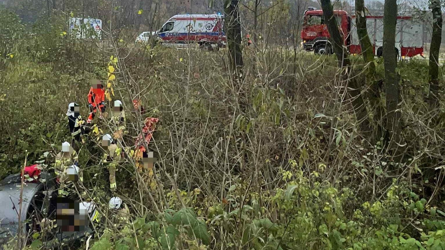 Dwie osoby ranne w powiecie bocheńskim. Samochód wjechał do rzeki