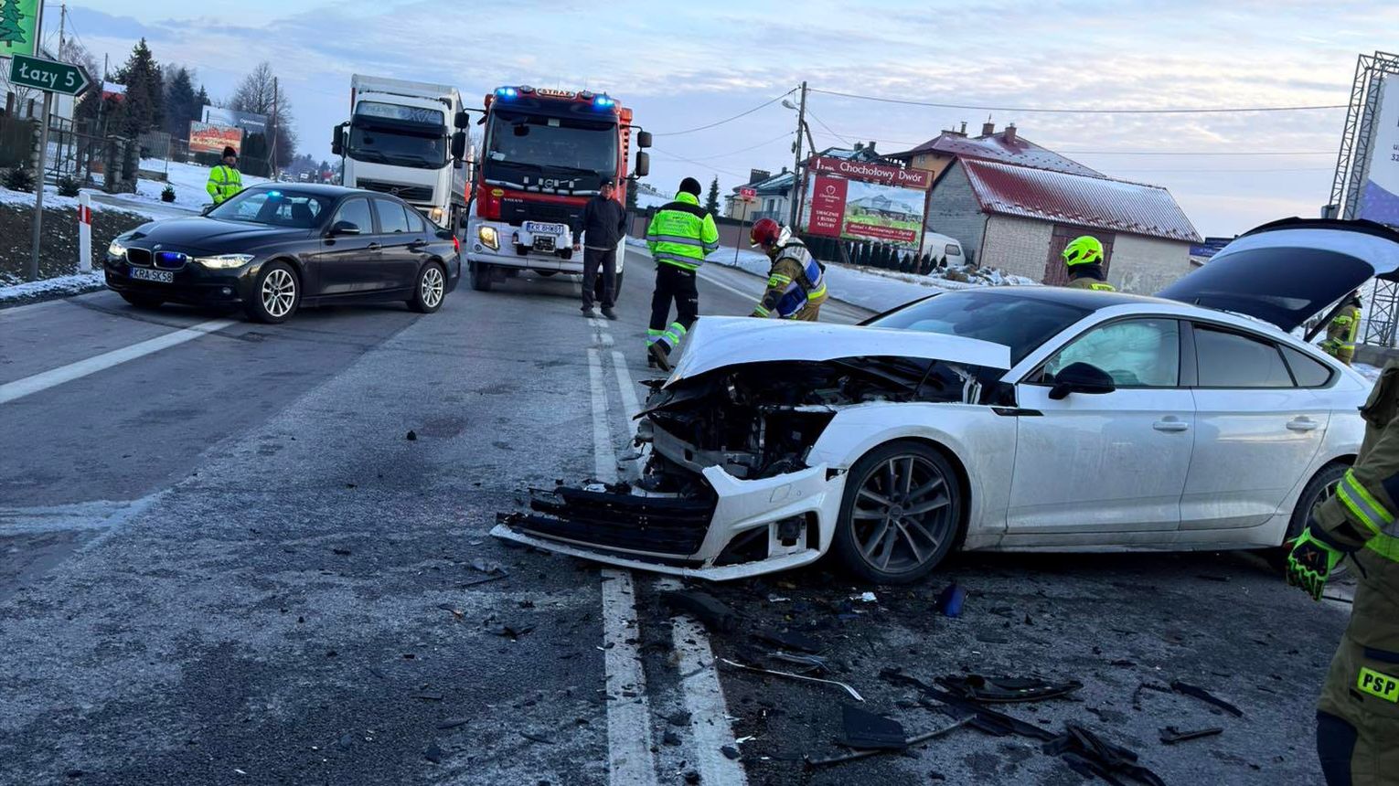 Dwie osoby zostały poszkodowane na DK94 pod Krakowem. Lądował śmigłowiec LPR