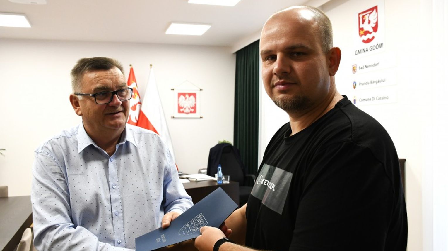 Gdów. Umowa na modernizacje boiska sportowego