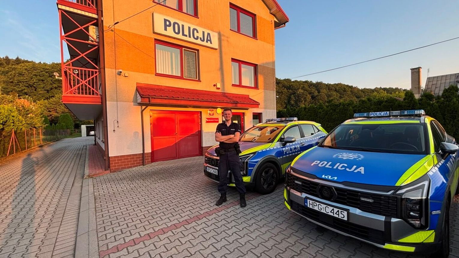 Jechała zygzakiem i zjeżdżała na przeciwległy pas. Policjant po służbie zatrzymał 48-latkę pod wpływem amfetaminy