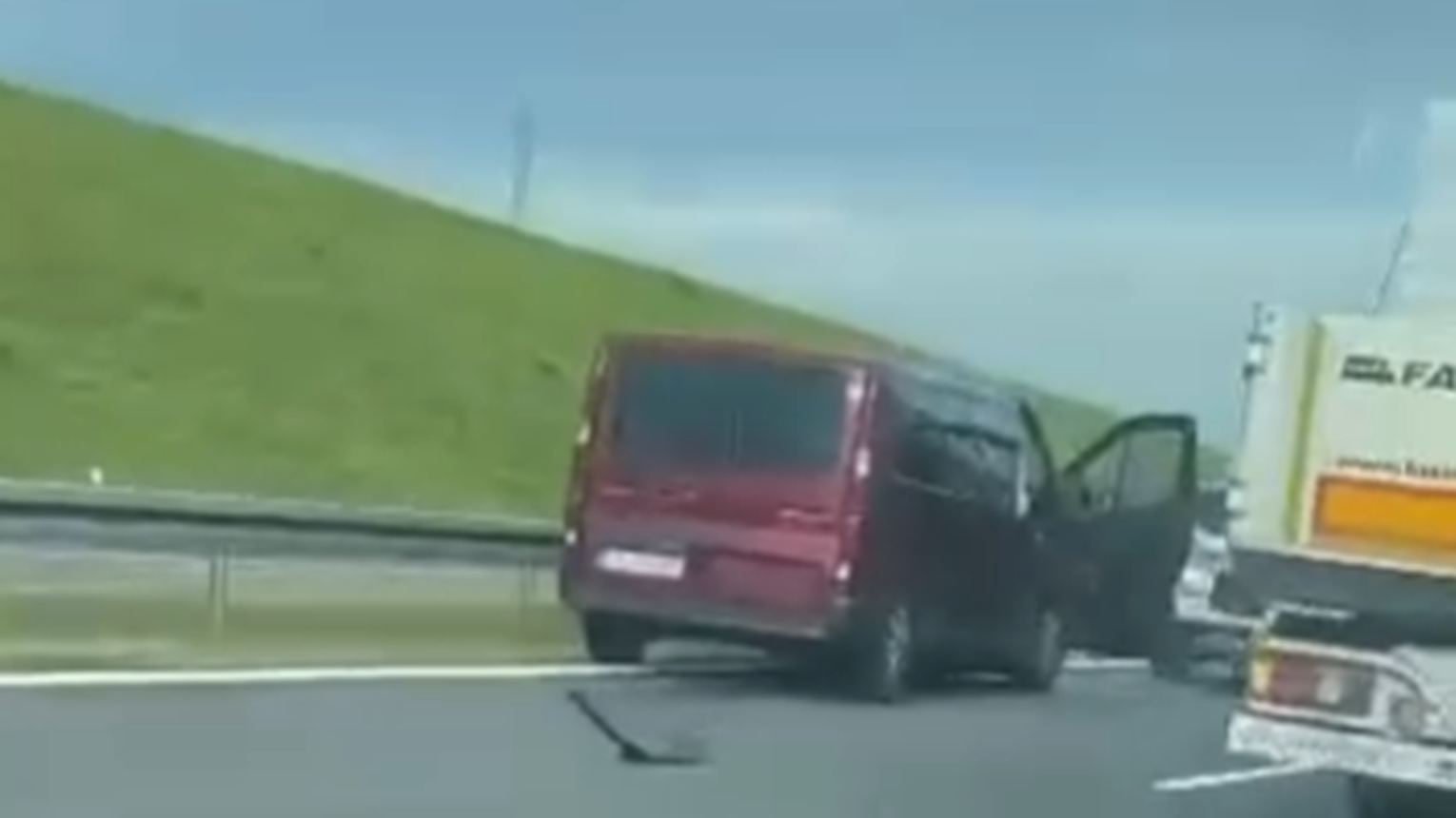 Karambol na A4 pod Niepołomicami. Zderzyło się sześć samochodów. Są poszkodowani