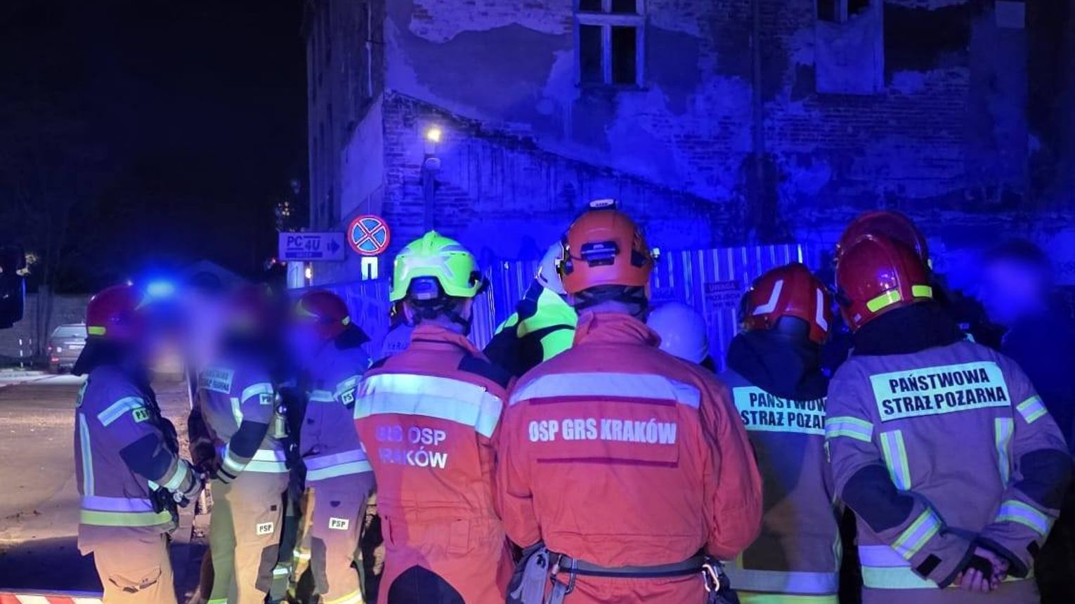 Kraków: Zawalenie części konstrukcji w niezamieszkałej kamienicy