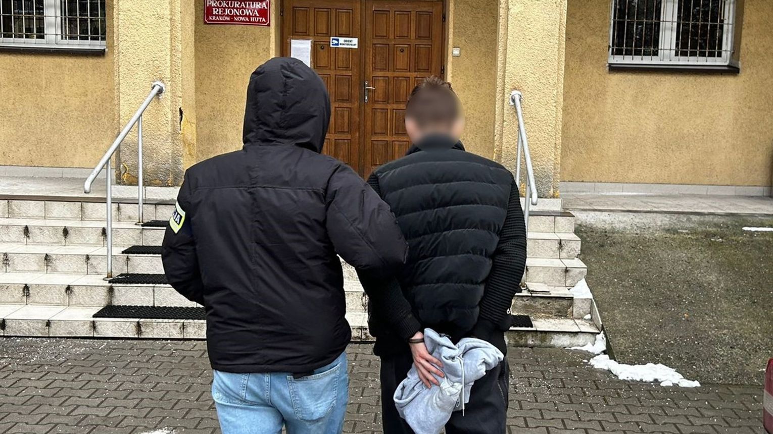 Krakowscy policjanci ustalili i zatrzymali sprawców pobicia 39-latka