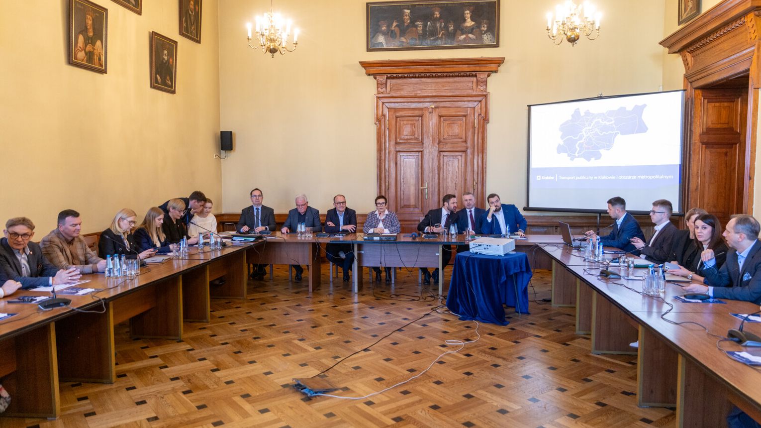 Metro dla Krakowa i wsparcie dla transportu. Prezydent przedstawił parlamentarzystom plan rozwoju transportu