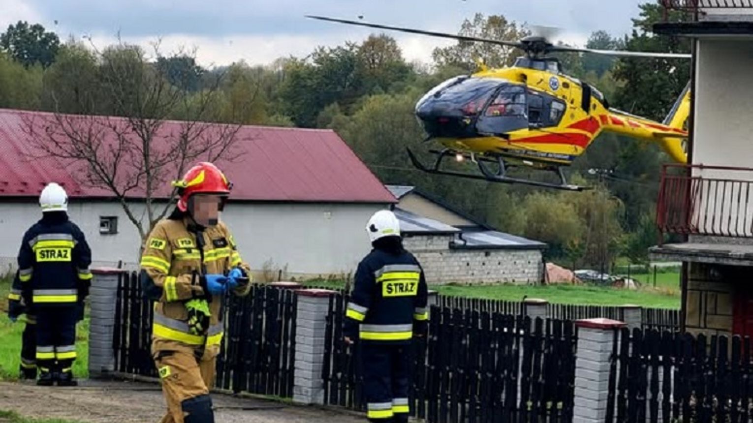 Mężczyzna spadł z wysokości, wykonywał prace na budynku. Lądował śmigłowiec LPR