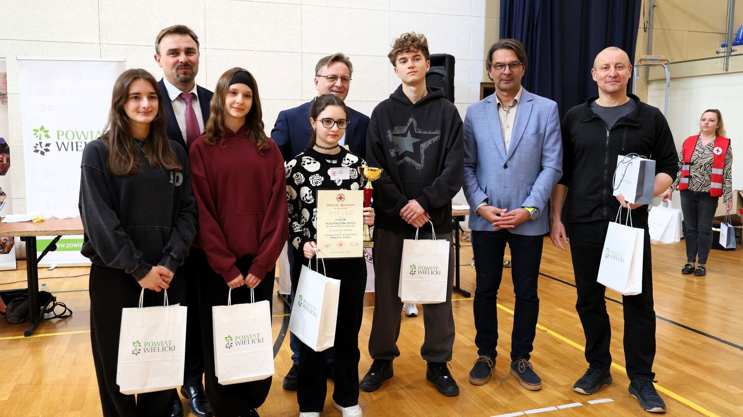 Młodzi ratownicy rywalizowali w Wieliczce. Powiatowe Zawody Pierwszej Pomocy PCK