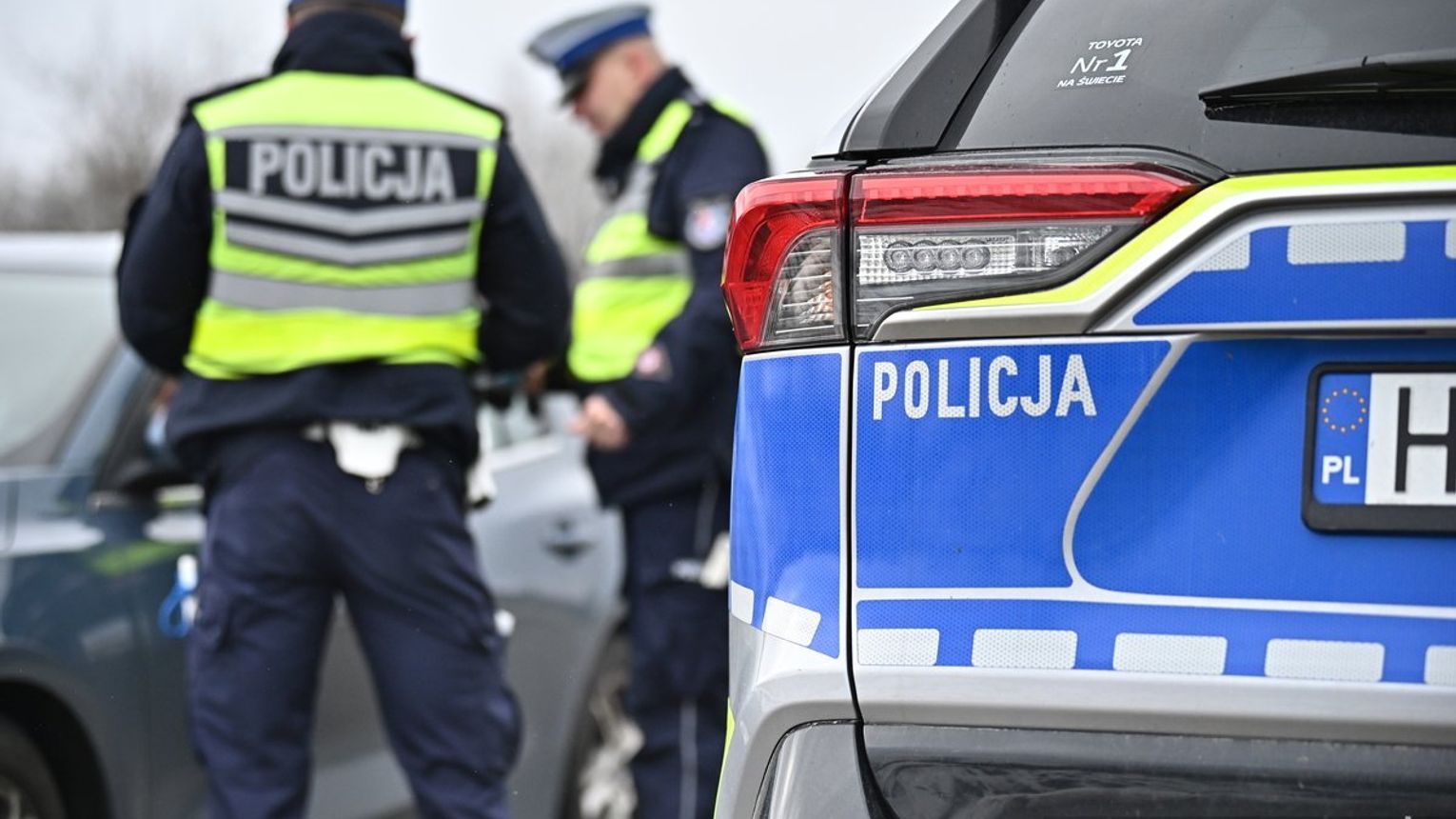 Nie zapiął pasów i wpadł z narkotykami. Rutynowa kontrola zakończyła się zatrzymaniem 31-latka