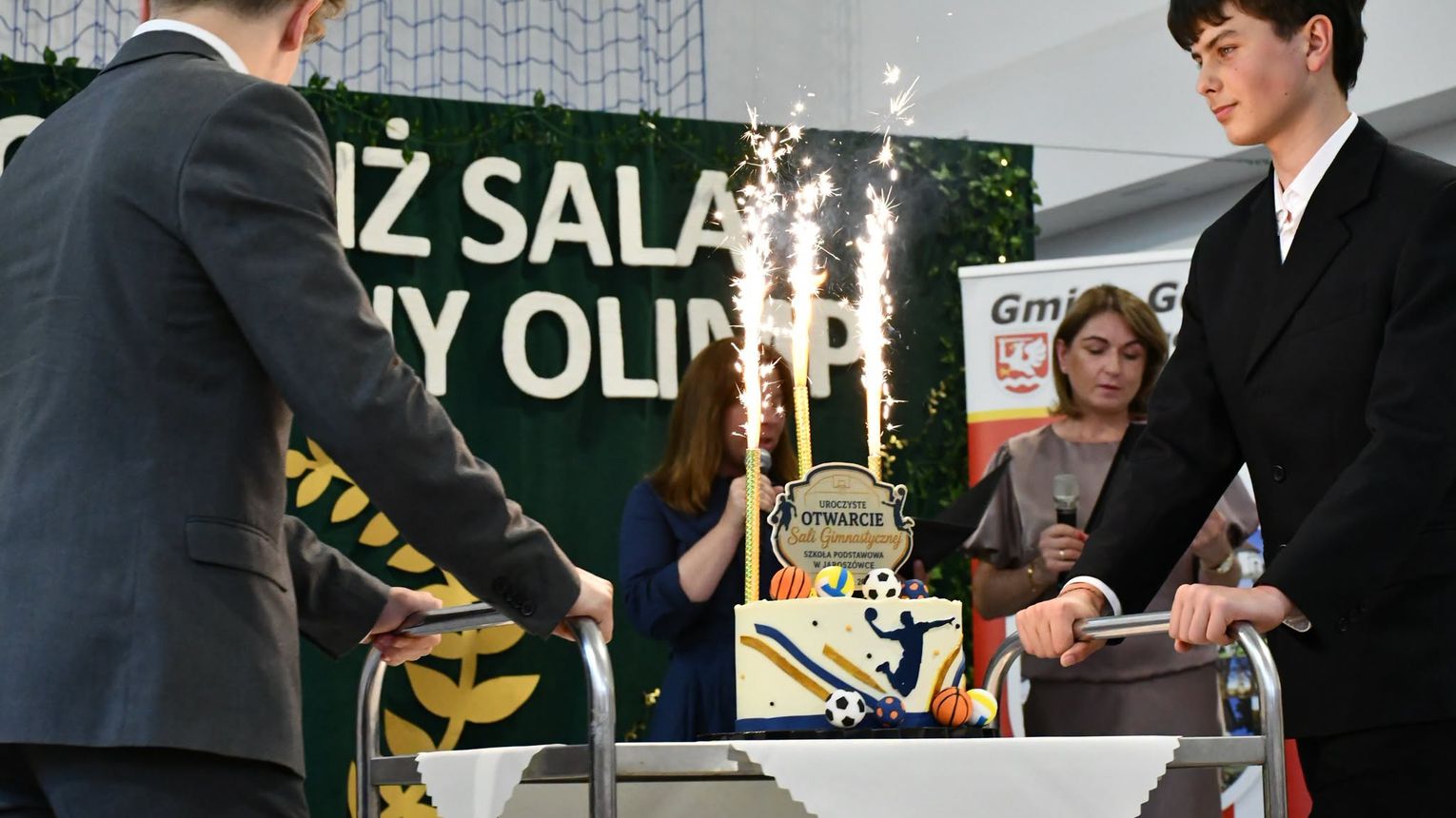 Nowa hala sportowa w Jaroszówce oficjalnie otwarta. Inwestycja ma służyć uczniom i mieszkańcom przez lata
