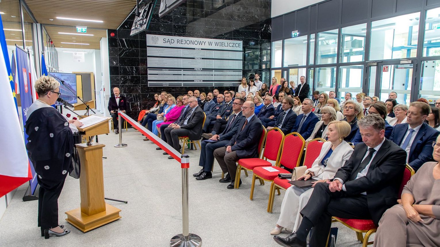 Nowa siedziba sądu i prokuratury w Wieliczce oficjalnie otwarta. Inwestycja ma usprawnić obsługę mieszkańców regionu