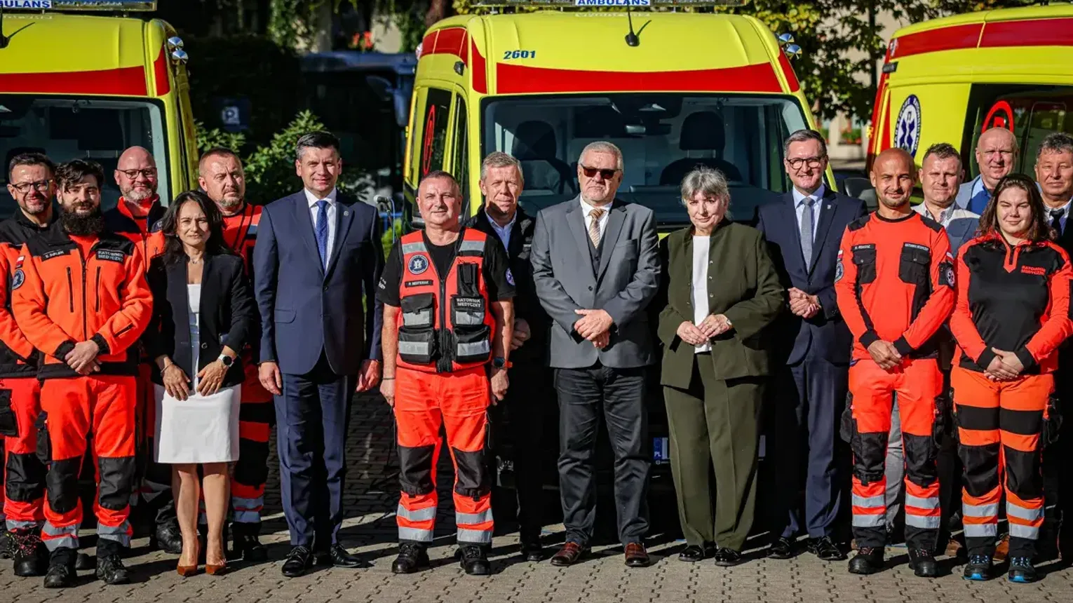 Pięć nowych karetek dla Krakowskiego Pogotowia Ratunkowego. Jedna trafi do Wieliczki