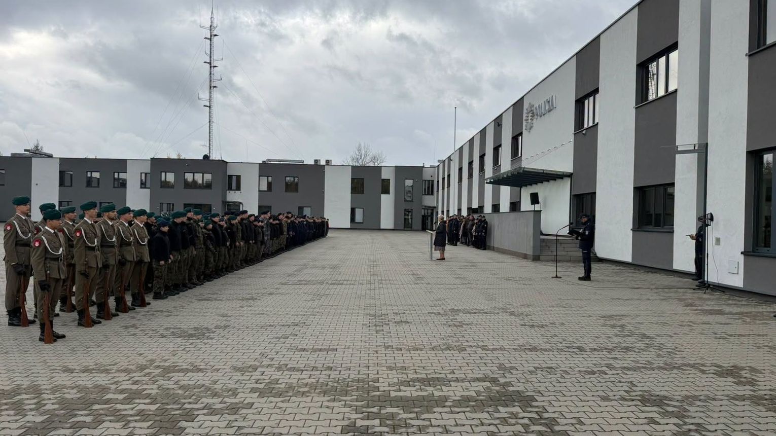 Policyjny sprzęt, kontrterroryści i blisko 400 uczniów. Wyjątkowy dzień otwarty małopolskiej Policji