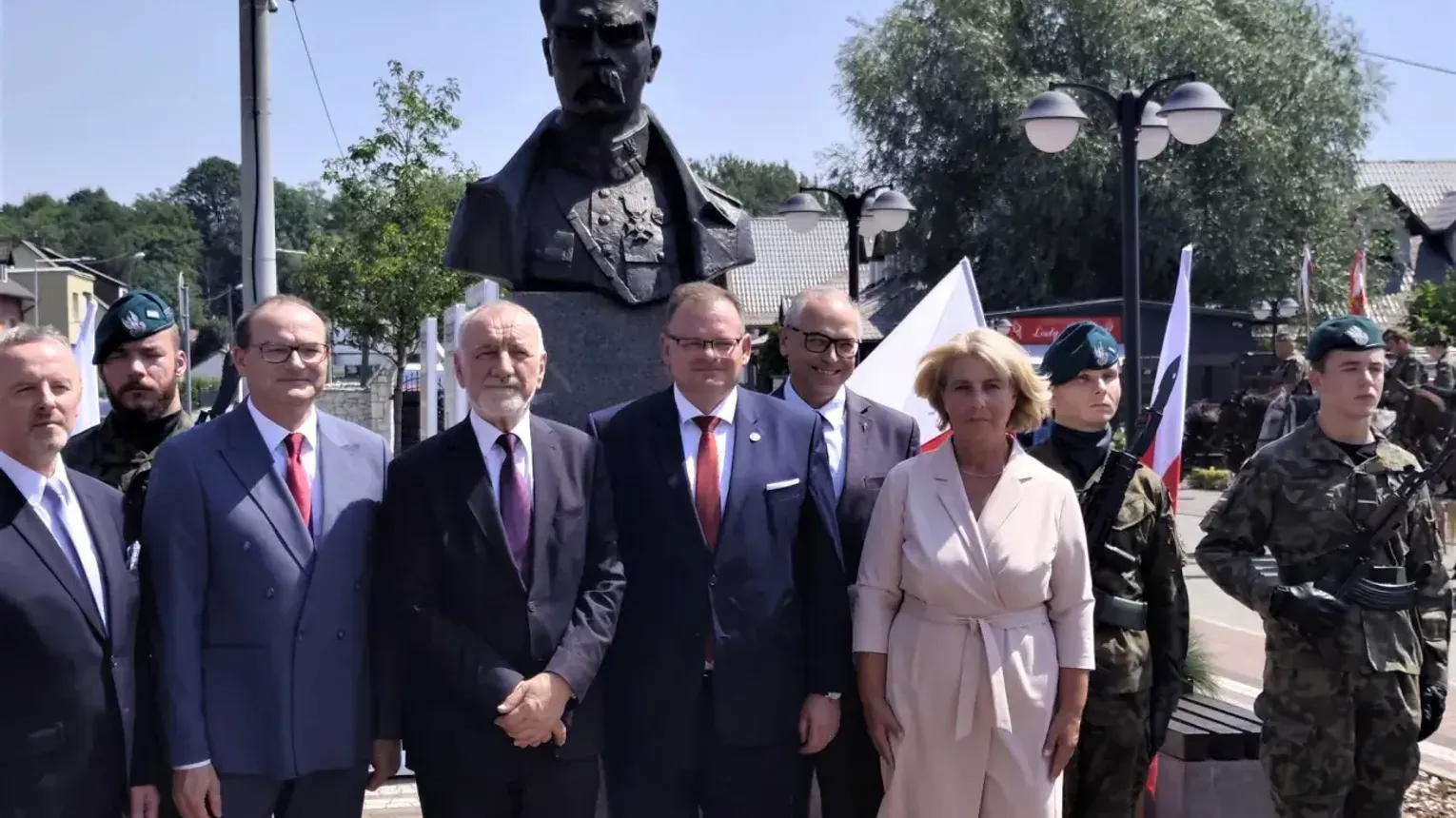 Pomnik ojca polskiej demokracji w Iwanowicach Dworskich