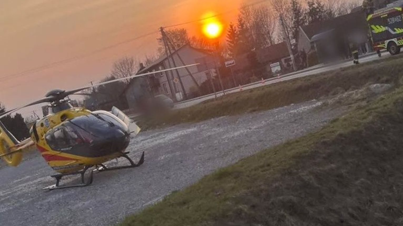 Poważny wypadek w powiecie proszowickim. Na miejscu lądował śmigłowiec LPR