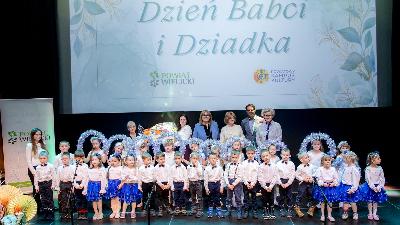 Przedszkolaki z Kłaja uczestniczyły w II Powiatowym Dniu Babci i Dziadka