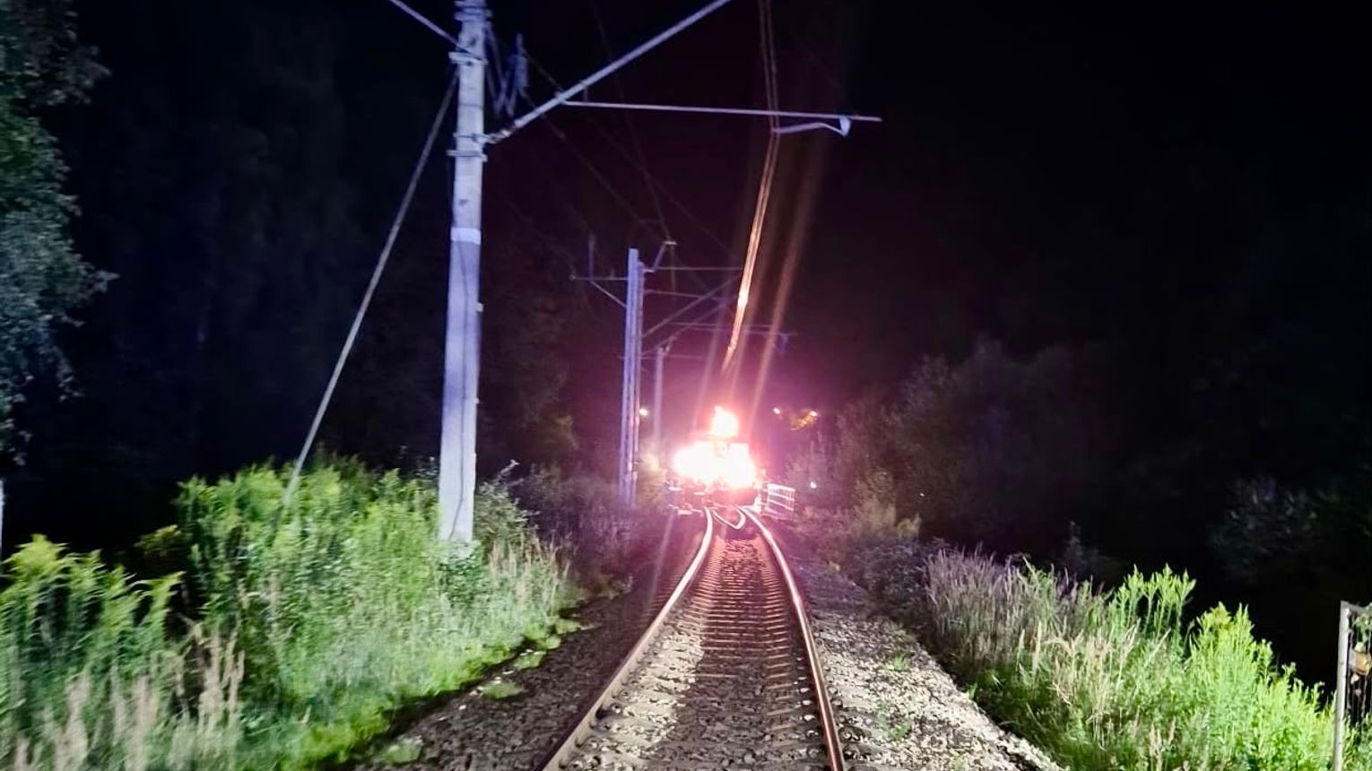 Tragiczny wypadek na torach w Rzozowie. Kobieta zginęła pod kołami pociągu