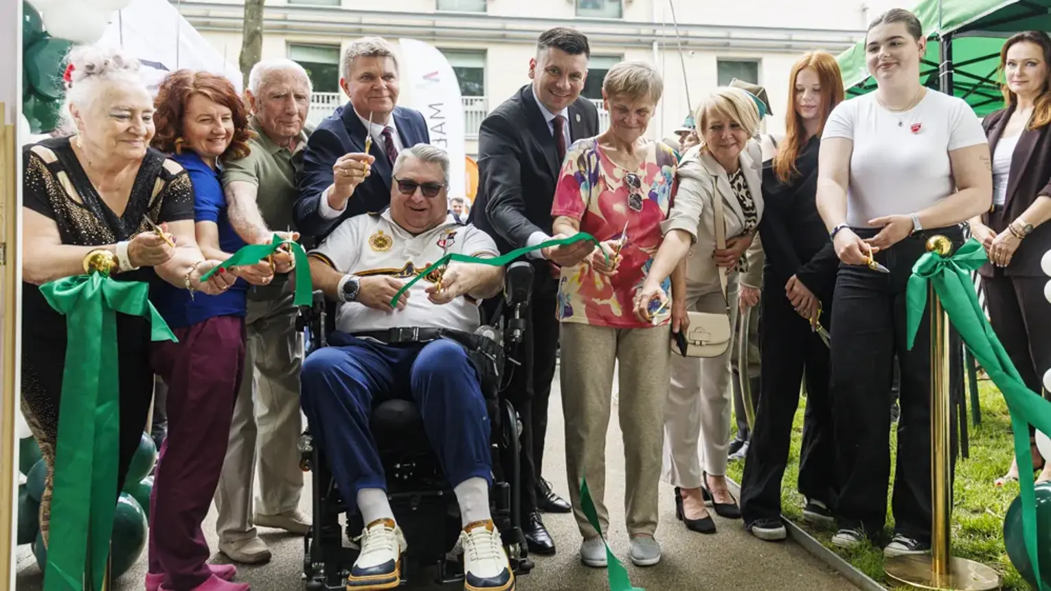 Uroczyste otwarcie zrewitalizowanego parku przy Małopolskim Szpitalu Rehabilitacyjnym w Krzeszowicach
