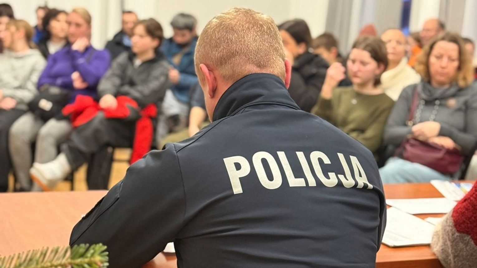 Wieliccy policjanci spotkali się z wolontariuszami Wielkiej Orkiestry Świątecznej Pomocy przed zbliżającą się 34. edycją finału akcji