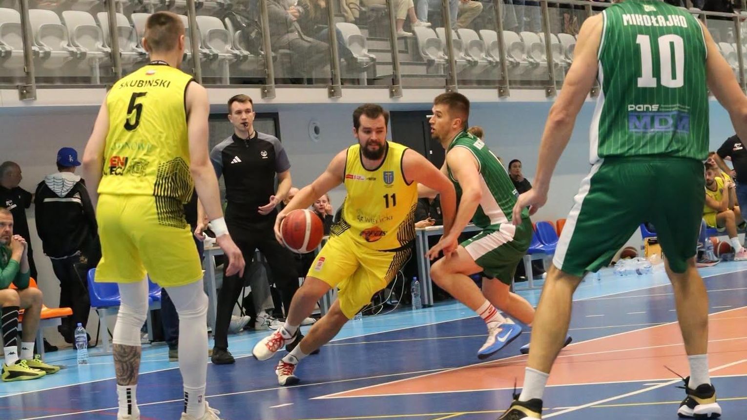 Wielka pogoń koszykarzy z Wieliczki! Regis odrobił 12 punktów straty, ale zabrakło szczęśliwego zakończenia