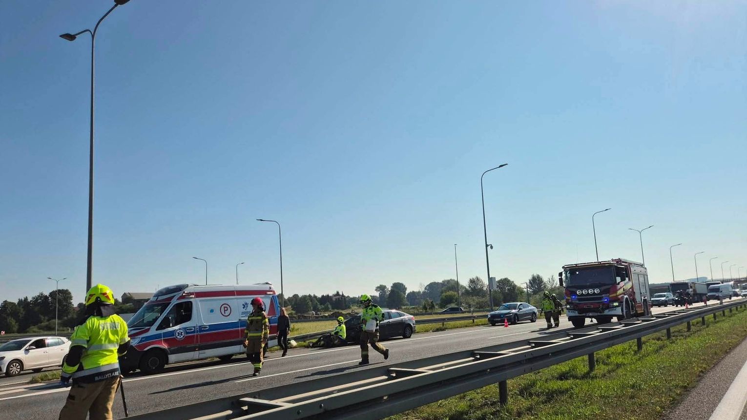 Wypadek na A4 pod Podłężem. Kilka osób poszkodowanych, autostrada była zablokowana