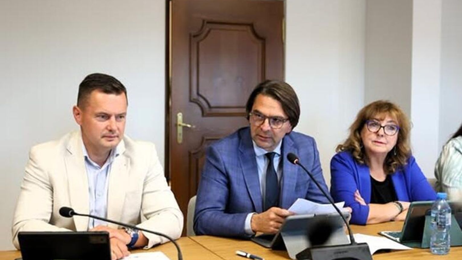 Zarząd Powiatu Wielickiego z wotum zaufania i absolutorium za 2025 rok. Samorząd podkreśla stabilne finanse i pierwszy wynik w Małopolsce
