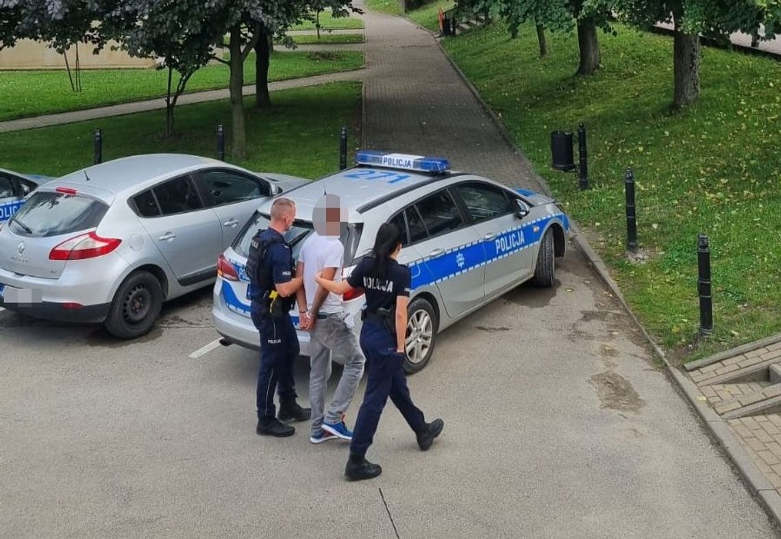 36 -letni recydywista, który dokonał rozboju, zatrzymany przez policjantów z Gdowa