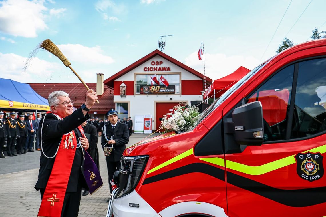 80-lecie OSP Cichawa. Jubileusz, odznaczenia i nowy samochód dla druhów
