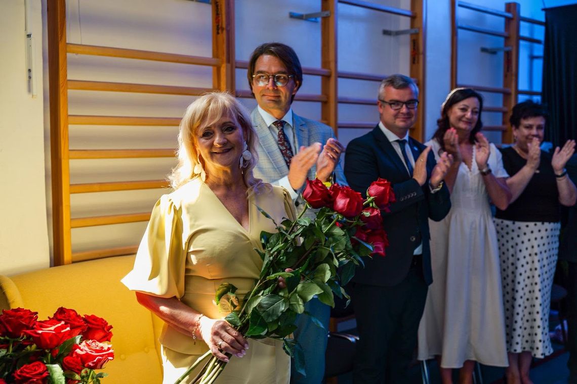 Anna Gąsłowska kończy pracę w szkole w Woli Batorskiej. Przez 42 lata była związana z jedną placówką Anna Gąsłowska kończy pracę w szkole w Woli Batorskiej. Przez 42 lata była związana z jedną placówką