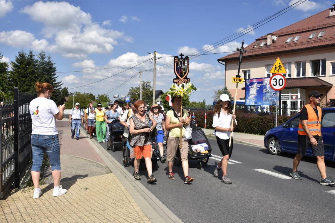Biskupice. W drodze na Jasną Górę