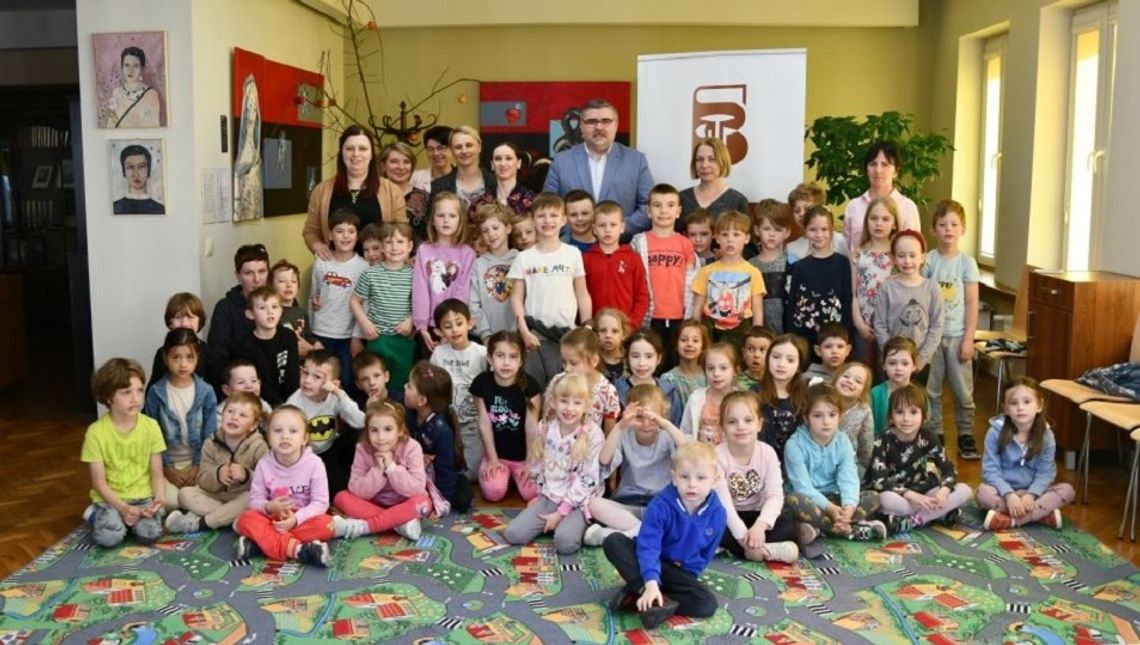 Bochnia. Cała Polska Czyta Dzieciom w Powiatowej i Miejskiej Bibliotece Publicznej