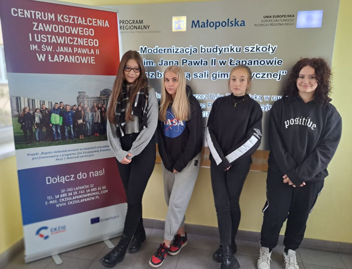 Sukces uczennic CKZiU w Łapanowie w ogólnopolskim konkursie języka niemieckiego