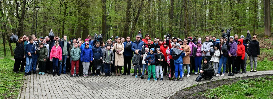 Bochnia. Uczniowie SOSW posprzątali Uzbornię