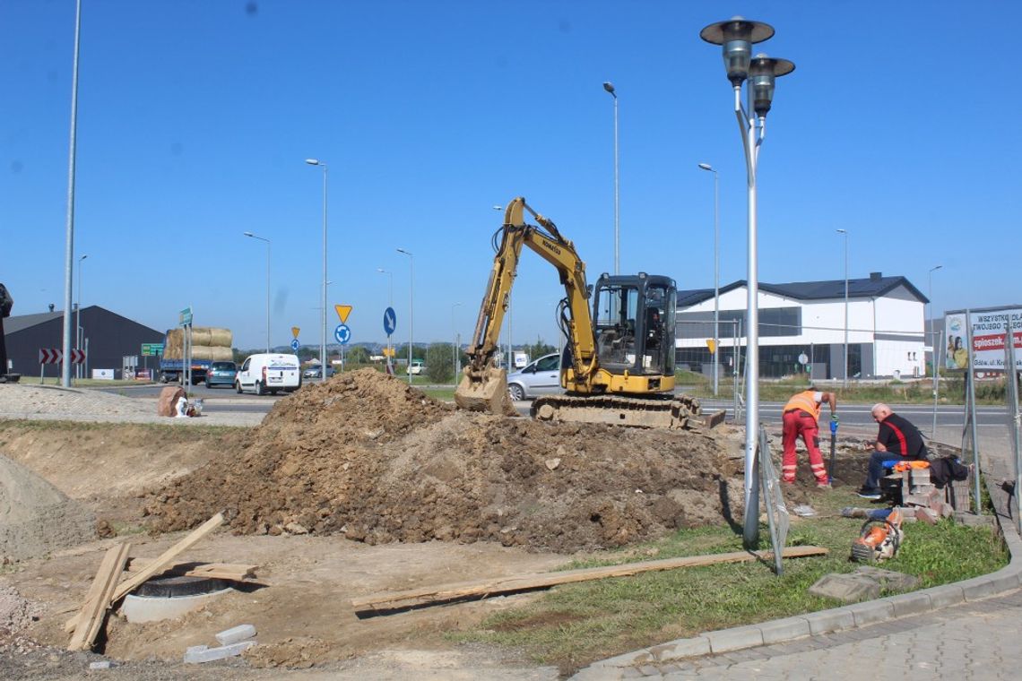 Budowa sieci wodociągowej i kanalizacyjnej przy strefie przemysłowej w Gdowie