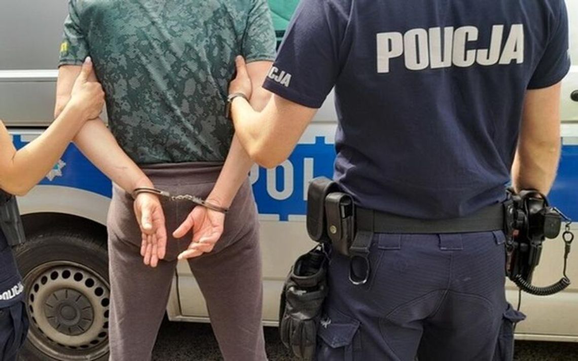 Cztery lata szukała go policja z Wieliczki! Przyleciał z Islandii i wpadł w mieszkaniu w Krakowie Cztery lata szukała go policja z Wieliczki! Przyleciał z Islandii i wpadł w mieszkaniu w Krakowie