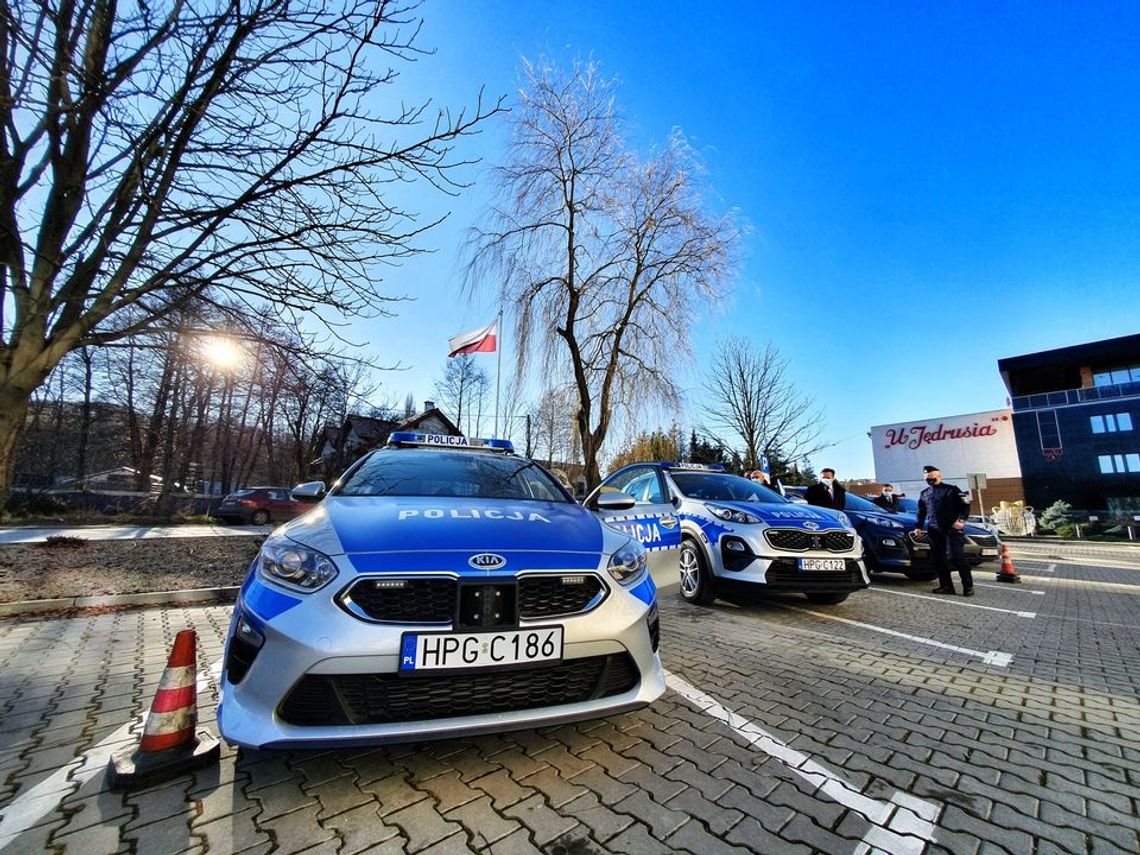 Do Komendy Powiatowej Policji w Wieliczce trafiły trzy nowe samochody