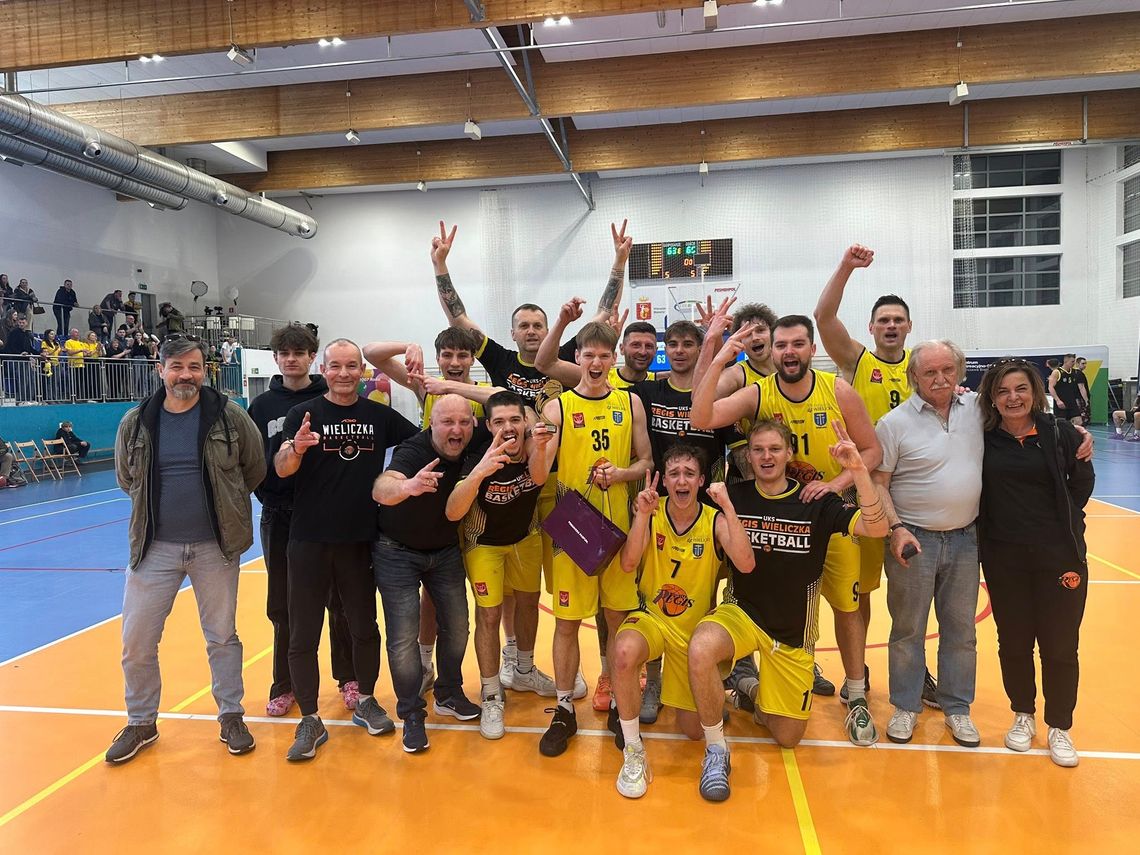 Dramatycznie do ostatnich sekund. UKS REGIS Wieliczka awansuje do II ligi