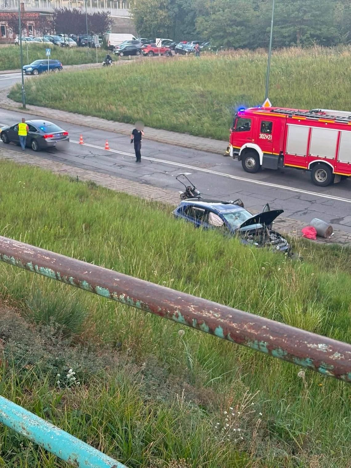 Dramatyczny wypadek w Krakowie. Samochód potrącił trzy osoby, w tym roczne dziecko Dramatyczny wypadek w Krakowie. Samochód potrącił trzy osoby, w tym roczne dziecko