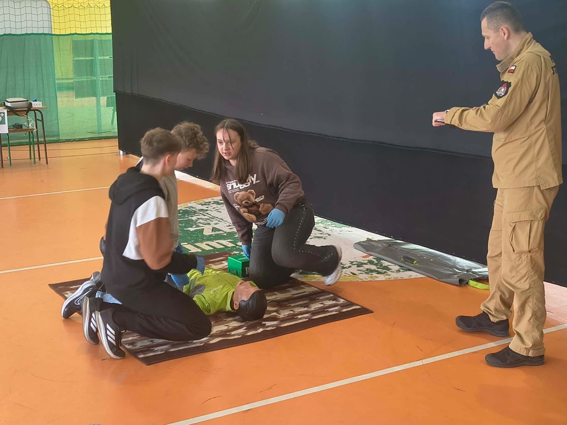 I Powiatowy Konkurs w Udzielaniu Pierwszej Pomocy dla Szkół Podstawowych I Powiatowy Konkurs w Udzielaniu Pierwszej Pomocy dla Szkół Podstawowych