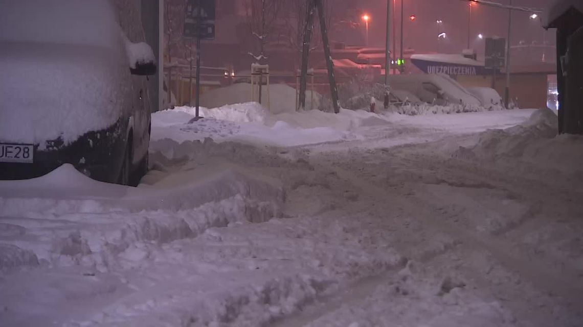 Intensywne opady śniegu. Utrudnienia na krakowskim lotnisku