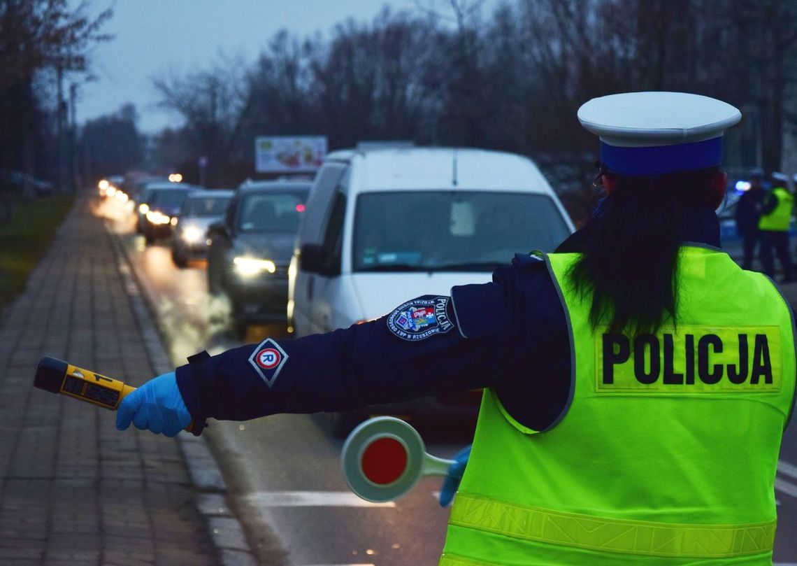 Jadąc na miejsce kolizji bocheńscy policjanci odnaleźli zaginionego w sąsiednim powiecie 70-latka