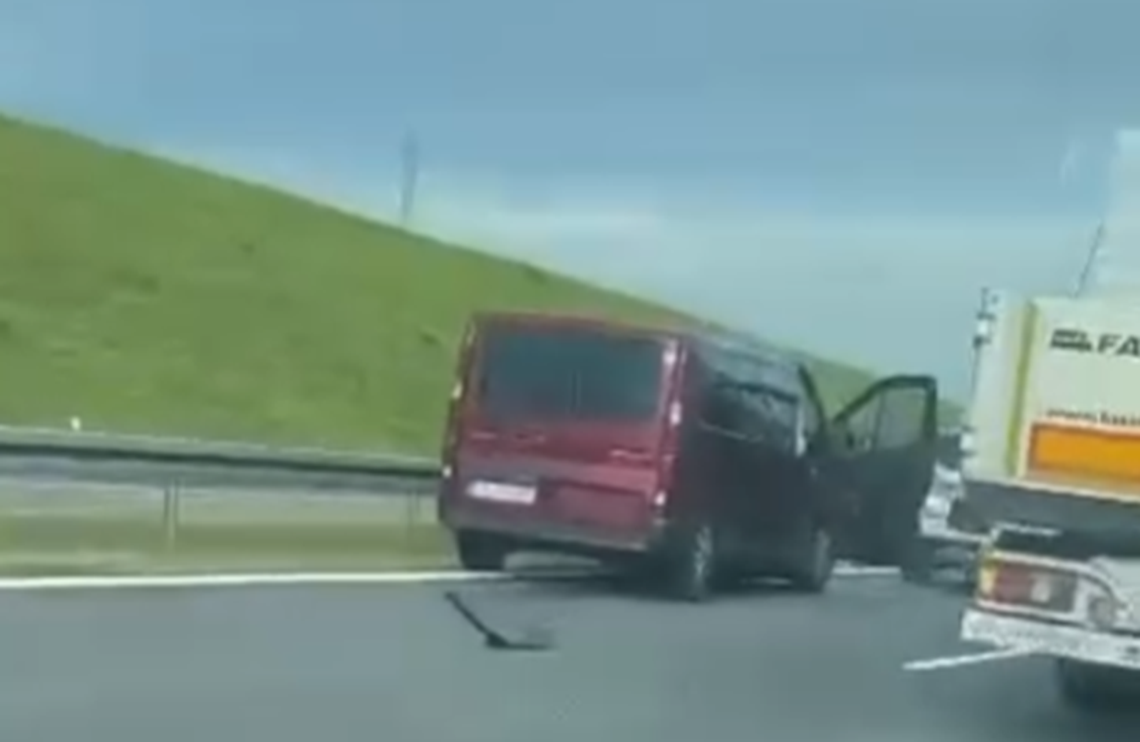 Dwa zdarzenia na A4 w rejonie Niepołomic. Najpierw zderzyły się trzy auta, później sześć samochodów