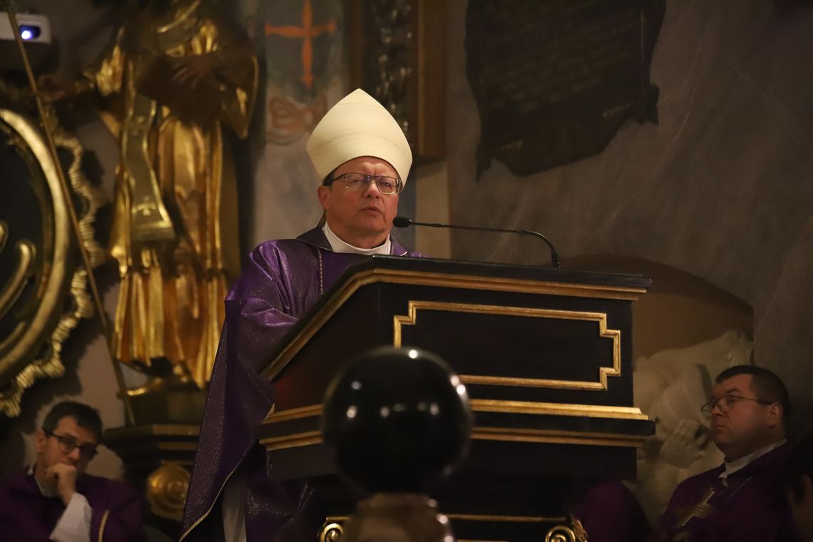 Kard. Grzegorz Ryś o Osobach Skrzywdzonych: To w nich najbardziej jest Jezus Chrystus