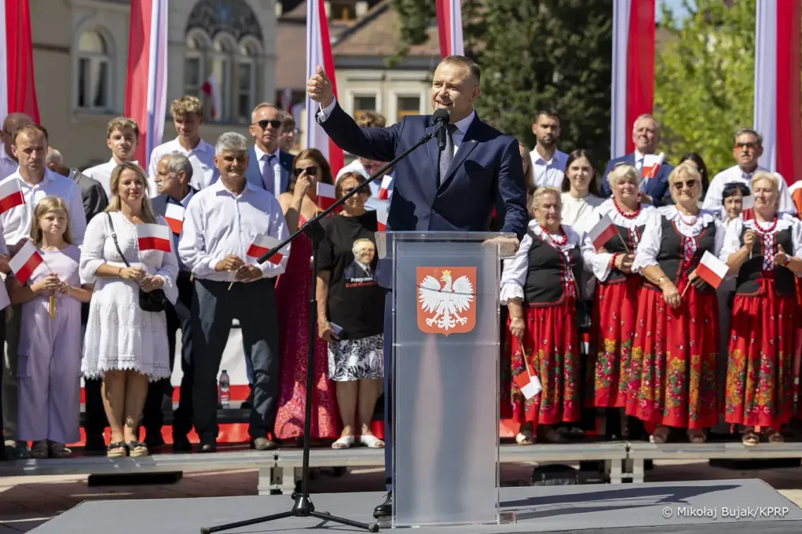 Karol Nawrocki w Skawinie. „Pilnowanie żyrandoli jest nie dla mnie”. Prezydent zapowiada dalsze spotkania z Polakami Karol Nawrocki w Skawinie. „Pilnowanie żyrandoli jest nie dla mnie”. Prezydent zapowiada dalsze spotkania z Polakami