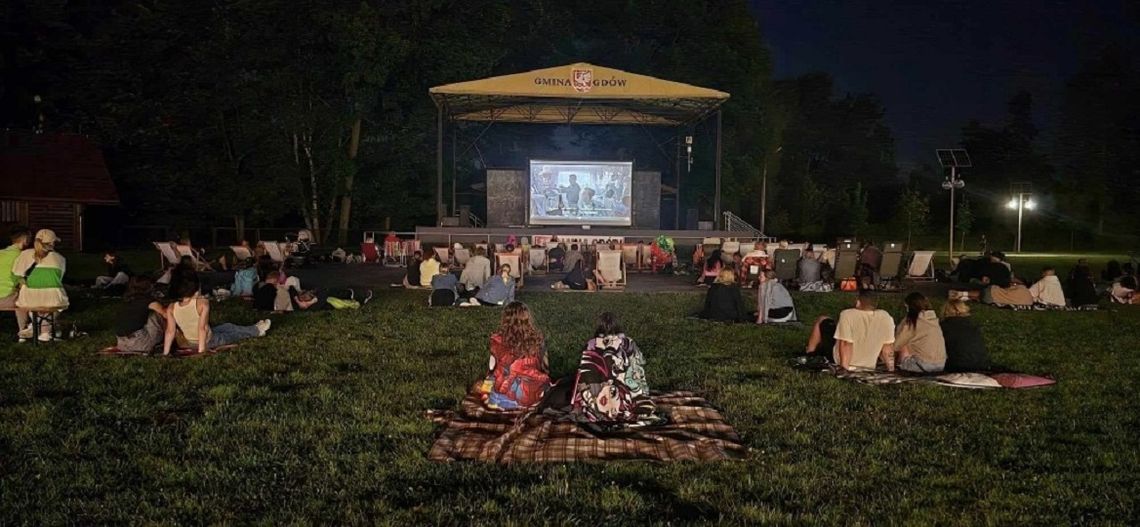 Kino plenerowe i Żarciowozy na gdowskim Zarabiu