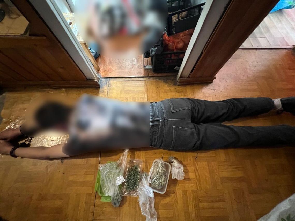 Kolejne zatrzymania w sprawie tzw. mafii wnuczkowej. Policjanci zatrzymali dwóch mieszkańców Krakowa Kolejne zatrzymania w sprawie tzw. mafii wnuczkowej. Policjanci zatrzymali dwóch mieszkańców Krakowa