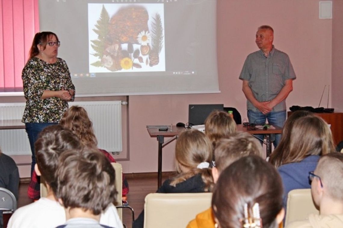 Lekcja o geologii ziemi i historii naturalnej Puszczy Niepołomickiej