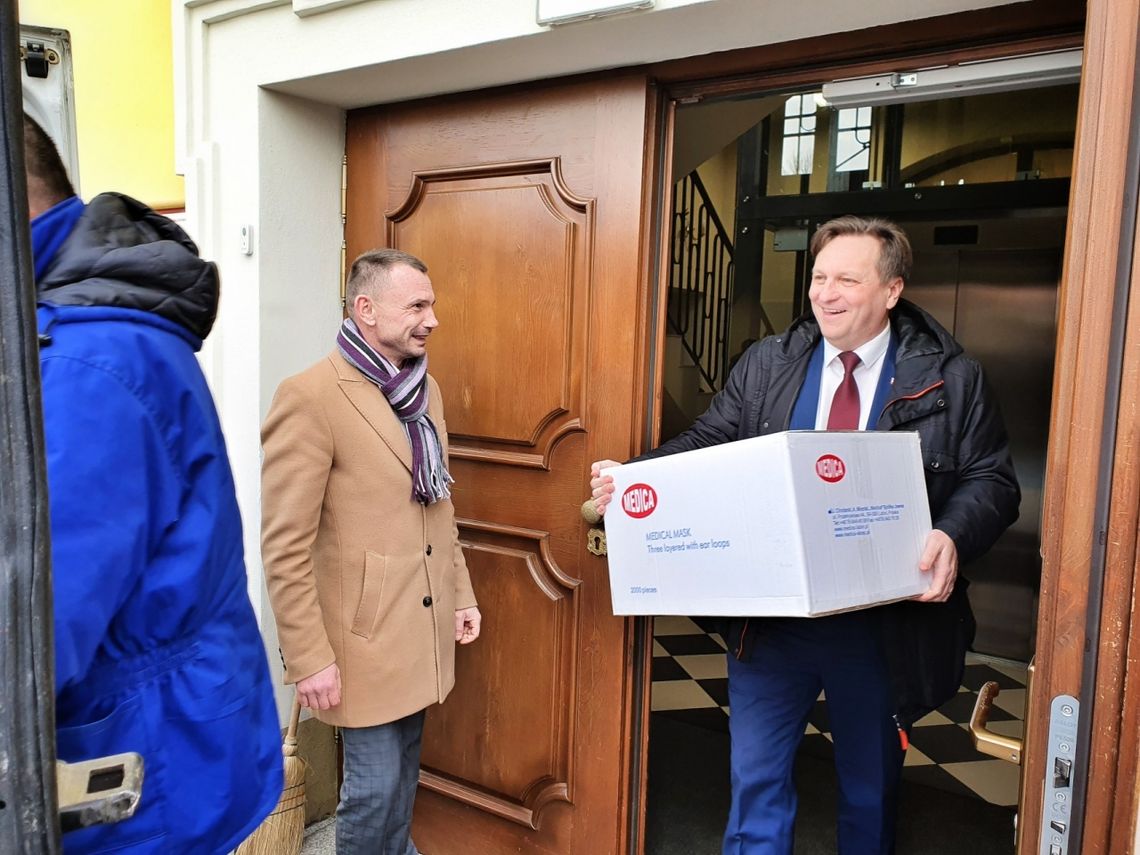 Maseczki ochronne dla najbardziej potrzebujących mieszkańców