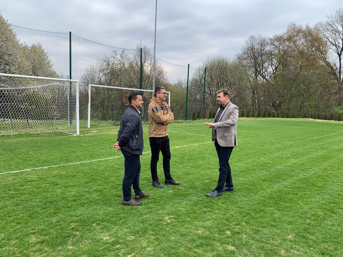 Modernizacja obiektu sportowego w Chorągwicy. Zakończono kolejny etap prac