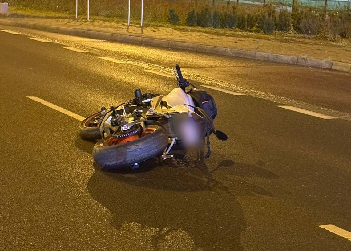 Motocyklista potrącił pieszego w Krakowie. Jedna osoba w szpitalu Motocyklista potrącił pieszego w Krakowie. Jedna osoba w szpitalu