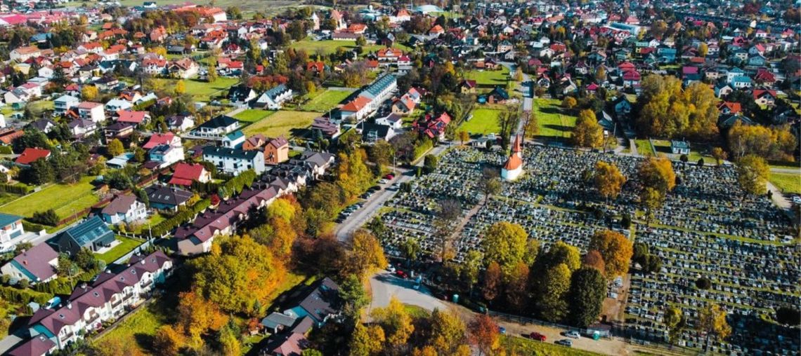 Niepołomice. Zmiana organizacji ruchu w okolicach cmentarza