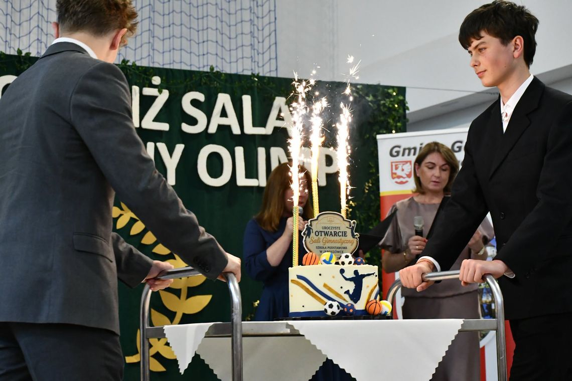 Nowa hala sportowa w Jaroszówce oficjalnie otwarta. Inwestycja ma służyć uczniom i mieszkańcom przez lata